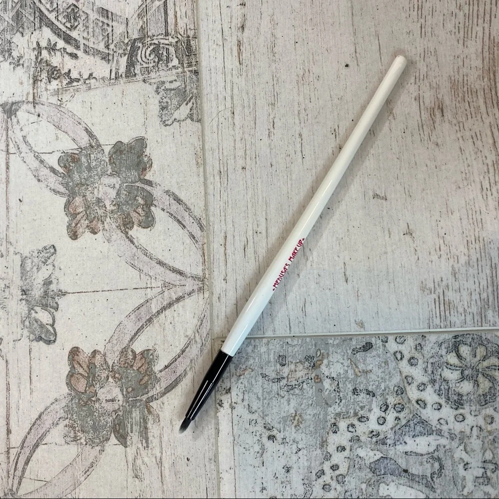 Medusa’s Makeup Vegan Deluxe Eyeliner Brush